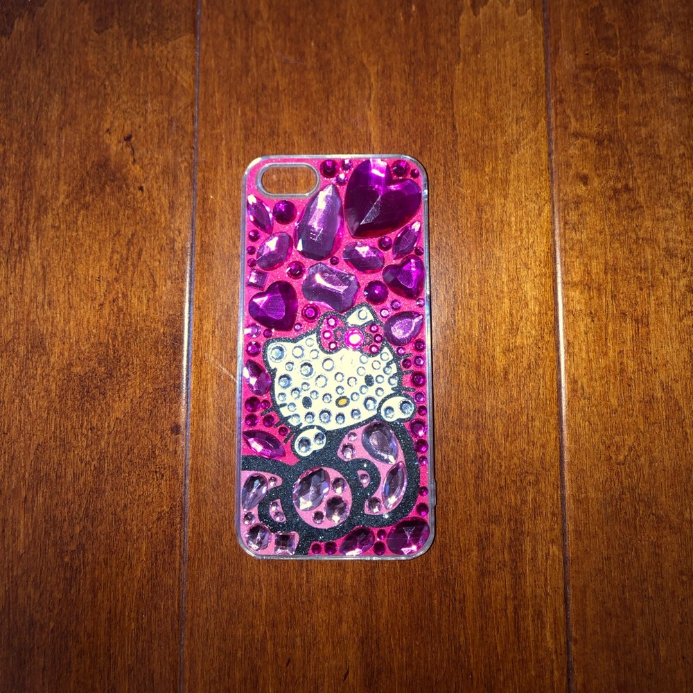 I am selling a Hello Kitty phone case